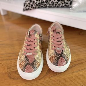 J/SLIDES Lacee Sneakers NEW IN BOX